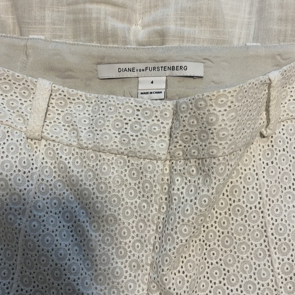 DIANE VON FURSTENBERG SHORTS - Picture 2 of 4